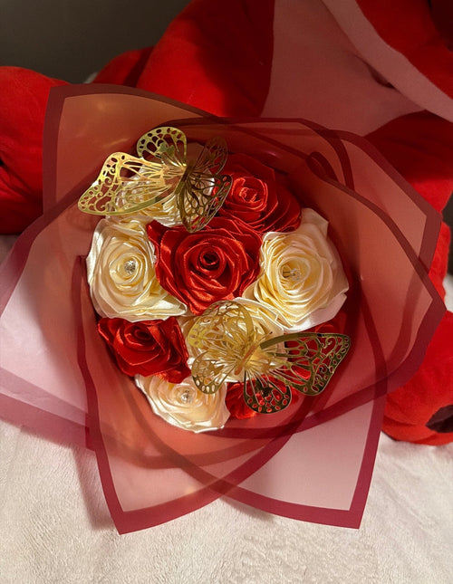 Bouquet 10 roses + papillons